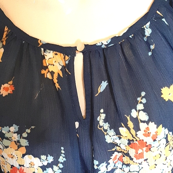 **3/$25** CHAPS Bohemian Blue Floral Blouse with Long Ruffled 3/4 Sleeves -Small - Picture 3 of 6